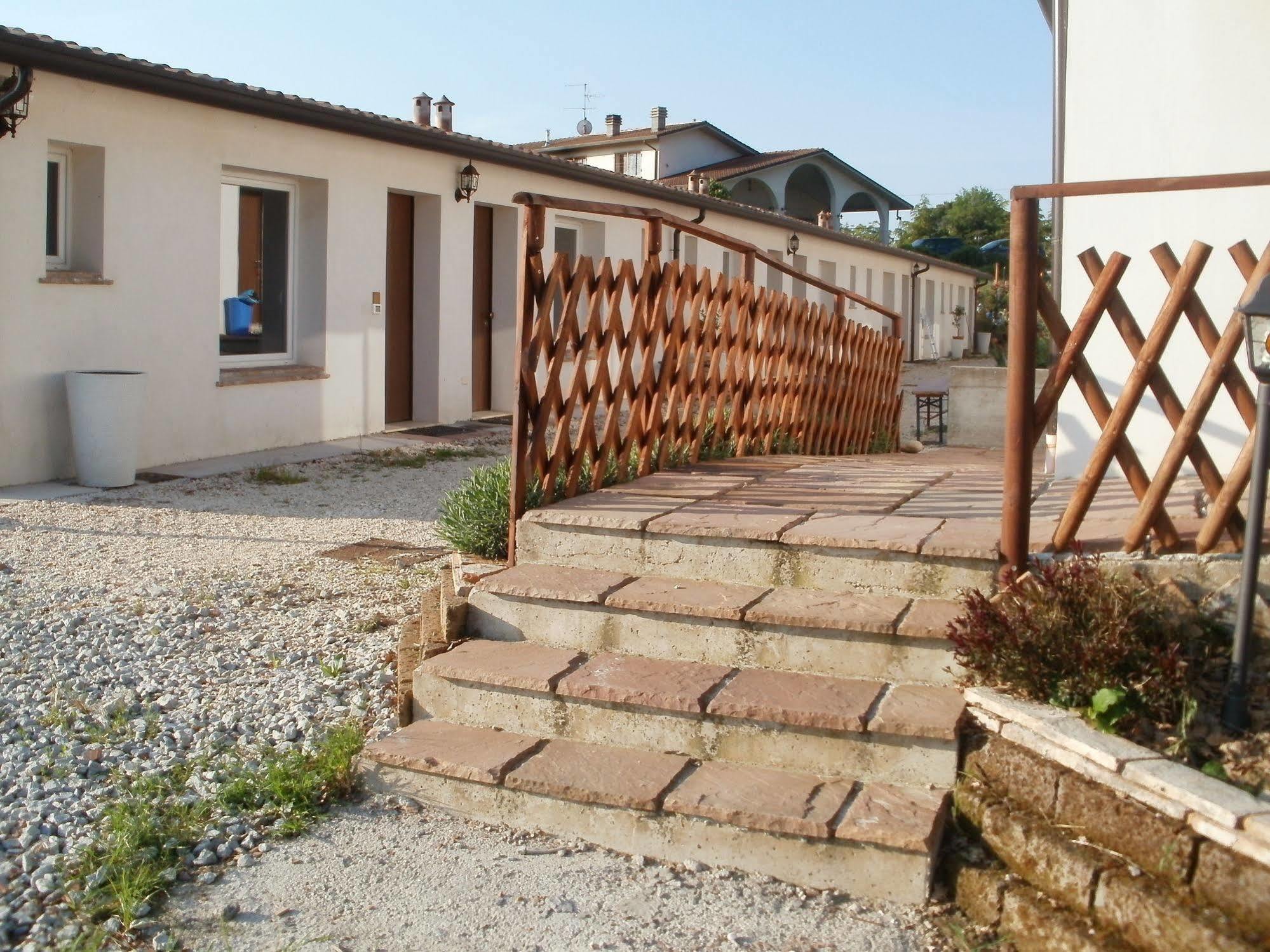 Agriturismo La Gironda Кастрокаро Терме Екстериор снимка